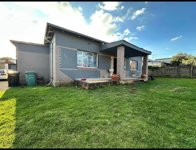 3 BEDROOM HOUSE FOR SALE IN WYCHWOOD